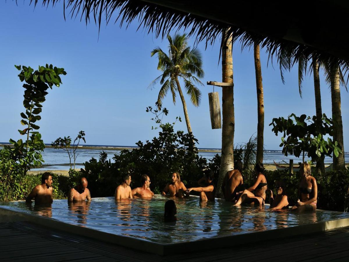 Bravo Beach Resort General Luna  Zewnętrze zdjęcie