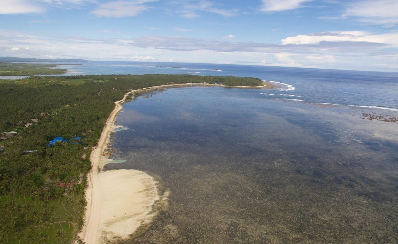 Bravo Beach Resort General Luna  Zewnętrze zdjęcie