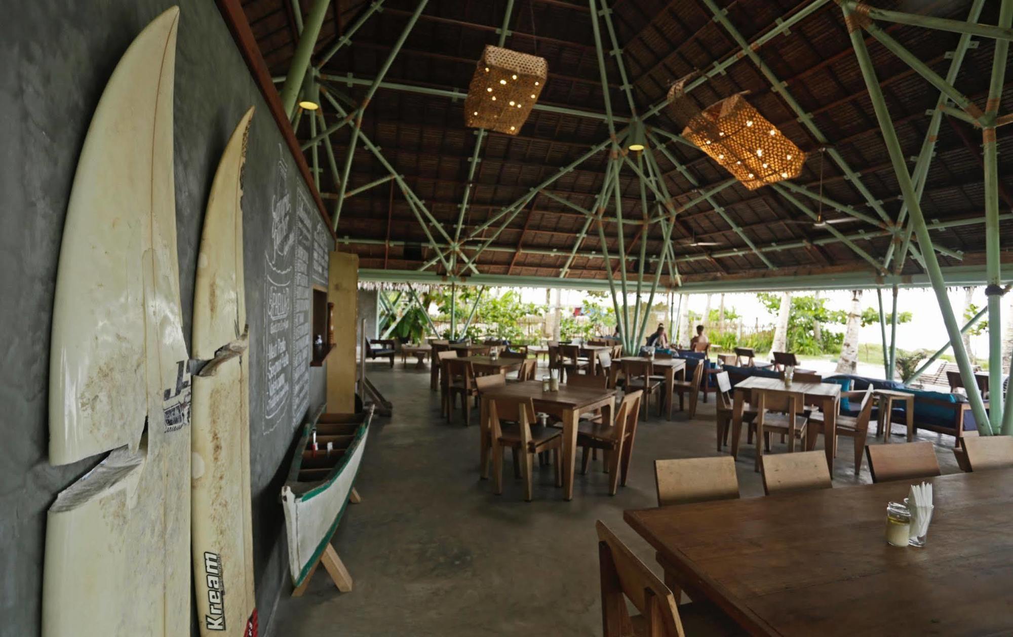 Bravo Beach Resort General Luna  Zewnętrze zdjęcie