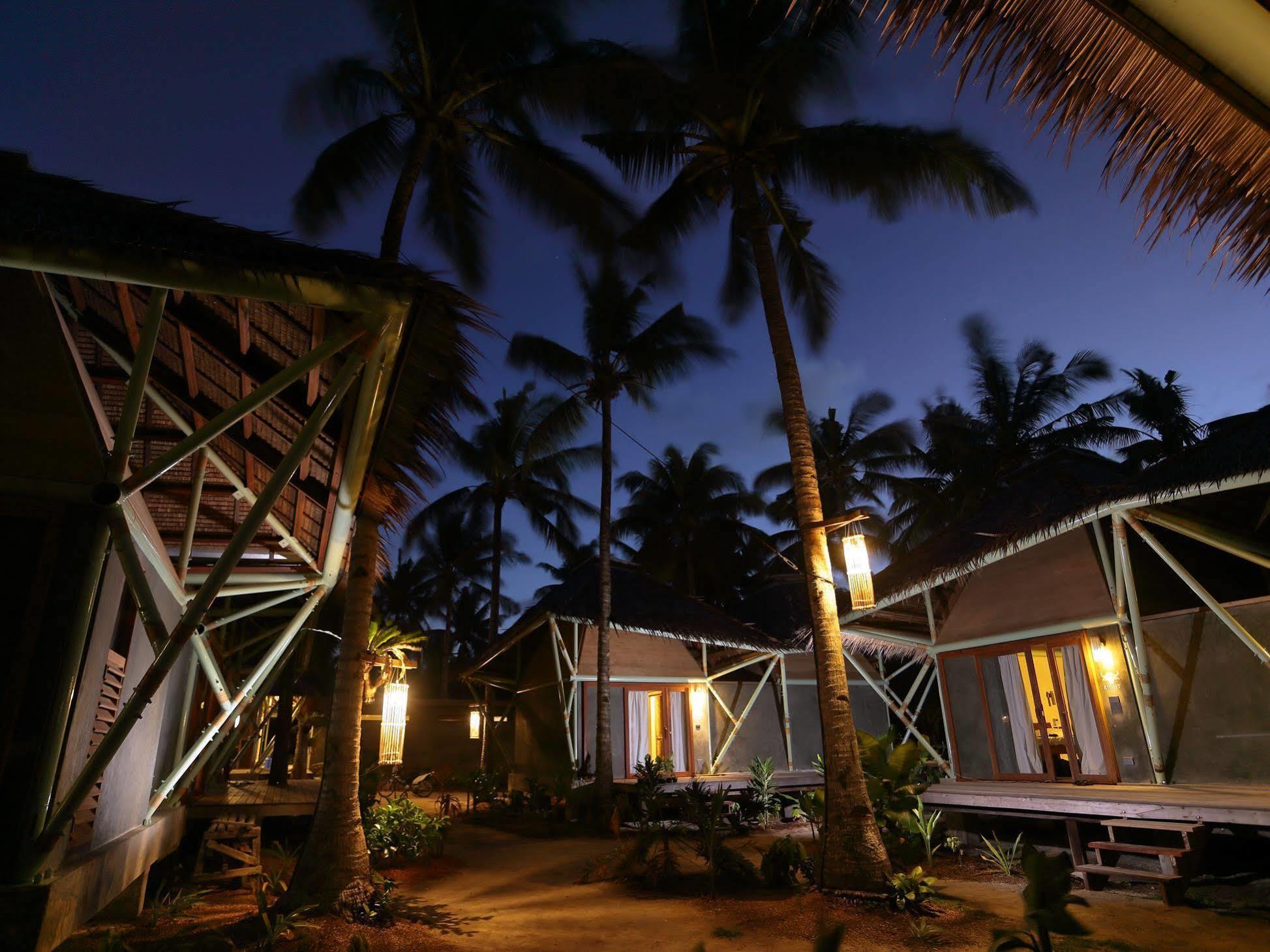 Bravo Beach Resort General Luna  Zewnętrze zdjęcie